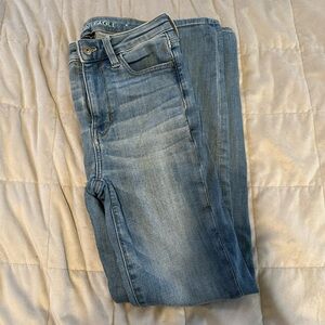 American Eagle Super Hi-Rise Jegging.